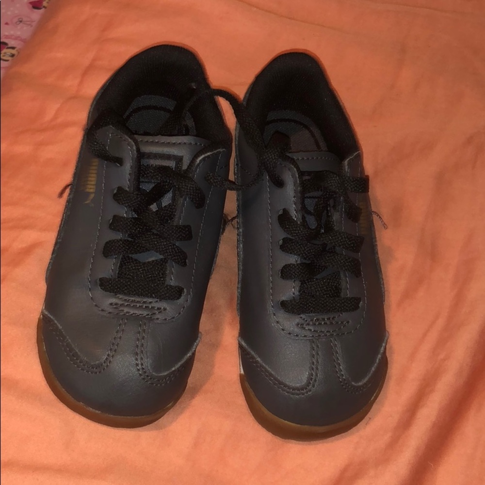 Shoes - Picture 2 of 3